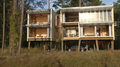 Understand the unique architecture of the waterfront Loblolly House and how it confronts the question How do we disinvent air conditioning?