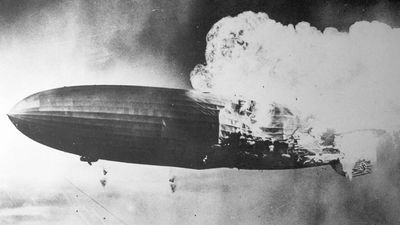 Hindenburg zeppelin crashing, 1937